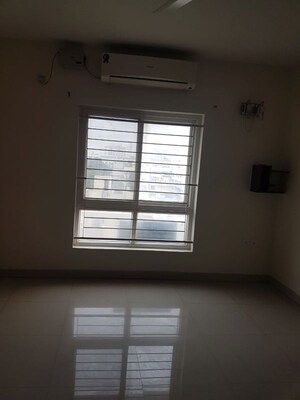 Room in 2 BHK Apartment at Plama Heights, Hennur – for Rent