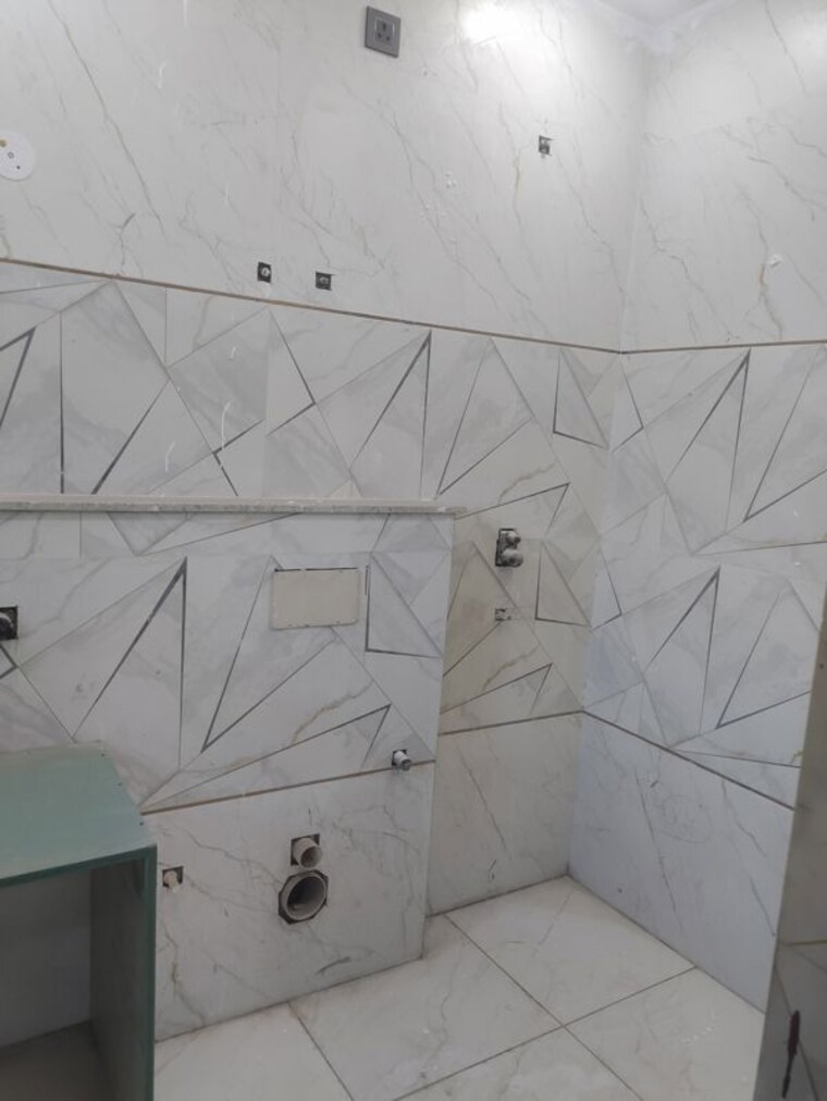 Bathroom, adore-arpanam 3 Bedroom 1900 Sq.Ft. Apartment In Sector 83 Faridabad 10373742