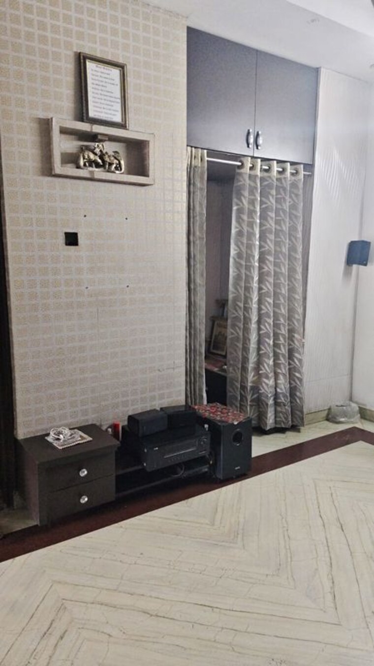 Bathroom, kavi nagar block k 3 Bedroom 200 Sq.Yd. Builder Floor In Kavi Nagar Block K Ghaziabad 10373825