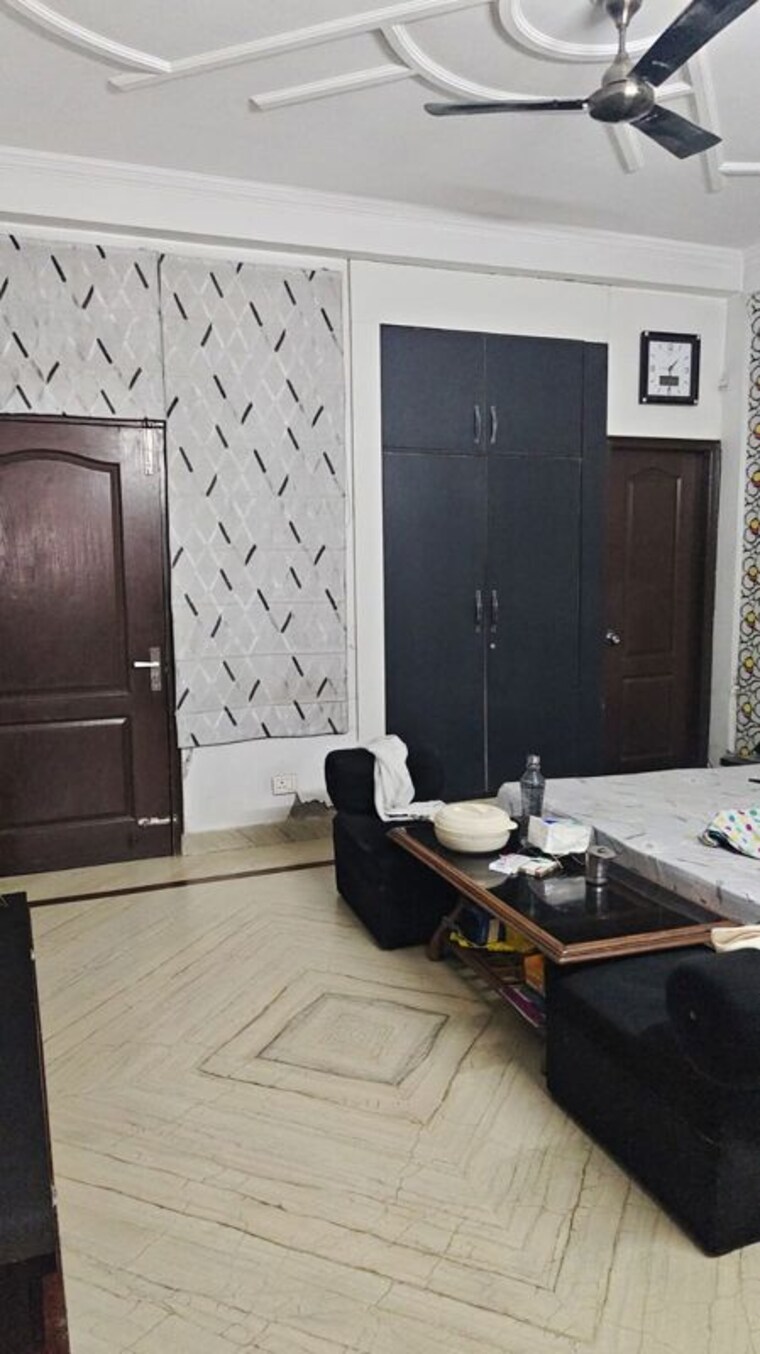 Living Room, kavi nagar block k 3 Bedroom 200 Sq.Yd. Builder Floor In Kavi Nagar Block K Ghaziabad 10373825