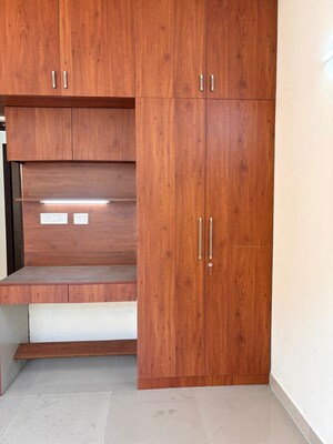 Furnished Amenities in 2.5 BHK Apartment at The Center Court, Sector 88a – for Rent