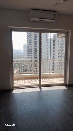 Room in 2.5 BHK Apartment at The Center Court, Sector 88a – for Rent