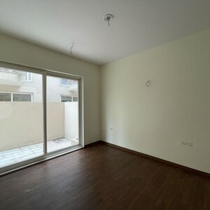 Room in 3 BHK Apartment at BPTP Amstoria, Sector 102 – for Sale