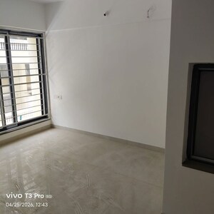 Room in 2 BHK Apartment at ARC Finezza, Pimple Saudagar – for Rent
