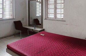 Bedroom in  Pg at Dadar East – for Rent