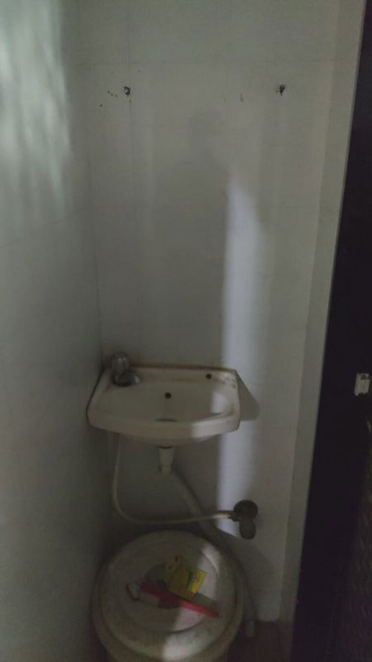 Bathroom, archana-deep-chs 1 Bedroom 525 Sq.Ft. Apartment In Dombivli West Thane 10373889