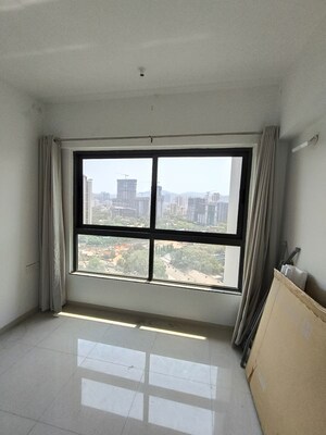 Room in 2 BHK Apartment at Kalpataru Immensa, Kolshet Road – for Sale