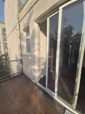 Balcony in 4 BHK Apartment at BPTP Amstoria, Sector 102 – for Rent