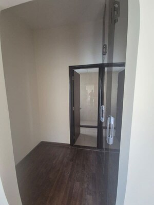 Room in 4 BHK Apartment at BPTP Amstoria, Sector 102 – for Rent