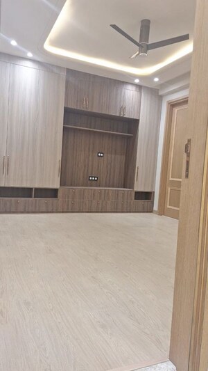 Room in 5 BHK Builder Floor at Raj Nagar Extension – for Sale