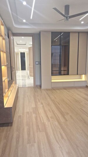Room in 5 BHK Builder Floor at Raj Nagar Extension – for Sale