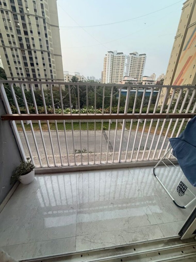 Balcony, tata-serein 1 Bedroom 450 Sq.Ft. Apartment In Pokhran Road No Two Thane 10373948