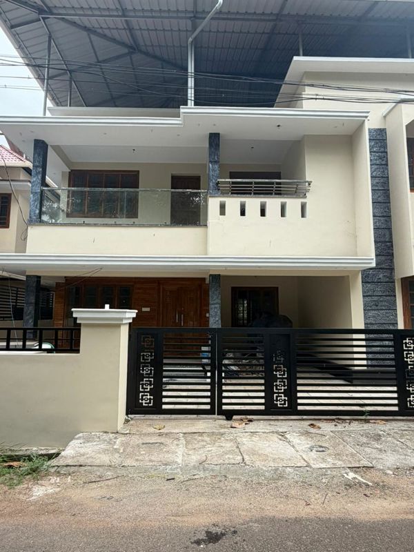 4 BHK + Study Room,Extra Room,Store Room Independent House For Sale in Kuttur