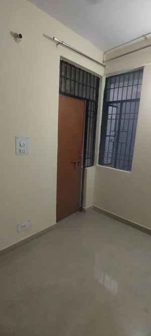 Room in 1 BHK Apartment at Sector 10 Greater Noida – for Rent
