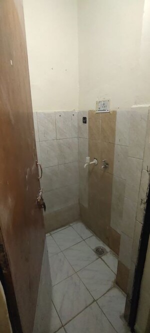 Bathroom in 1 BHK Apartment at Sector 10 Greater Noida – for Rent