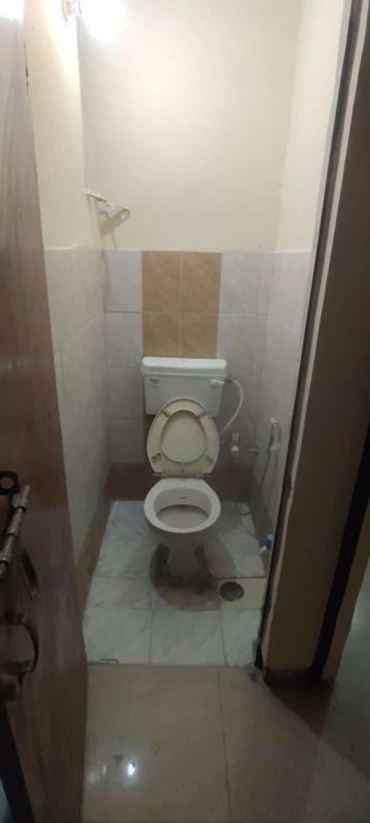 Bathroom, sector 10 greater noida 1 Bedroom 30 Sq.Mt. Apartment In Sector 10 Greater Noida Greater Noida 10373945