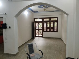 Room in 6+ BHK Independent House at Vrindavan Yojna – for Rent