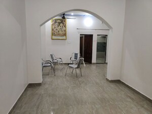 Room in 6+ BHK Independent House at Vrindavan Yojna – for Rent