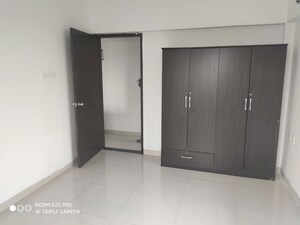 Room in 2 BHK Apartment at Mantra Senses, Handewadi – for Rent