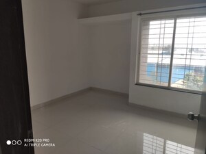 Room in 2 BHK Apartment at Mantra Senses, Handewadi – for Rent