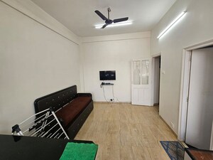 1 BHK Apartment For Rent in Colaba