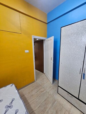 Room in 1 BHK Apartment at Colaba – for Rent