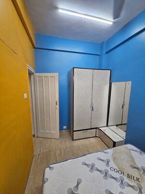 Team Area in 1 BHK Apartment at Colaba – for Rent