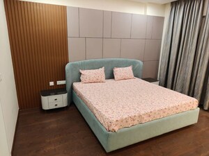 Bedroom in 3 BHK Apartment at Experion Capital, Gomti Nagar – for Rent