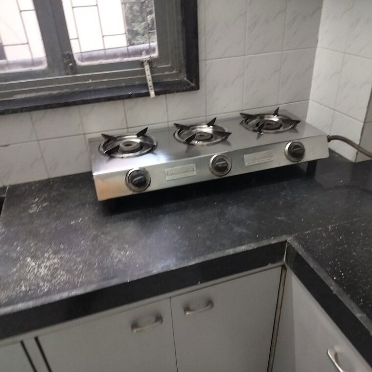 Kitchen, bandra west 2 Bedroom 700 Sq.Ft. Apartment In Bandra West Mumbai 10373949