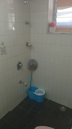 Bathroom in 1 BHK Apartment at Churchgate – for Rent