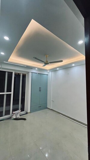 Room in 3 BHK Apartment at Sector 120 – for Rent