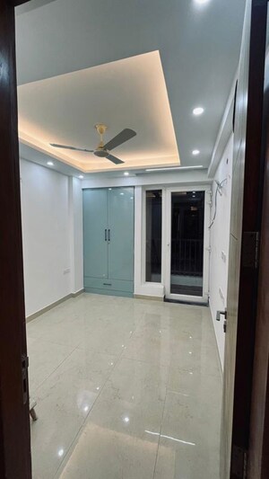 Room in 3 BHK Apartment at Sector 120 – for Rent