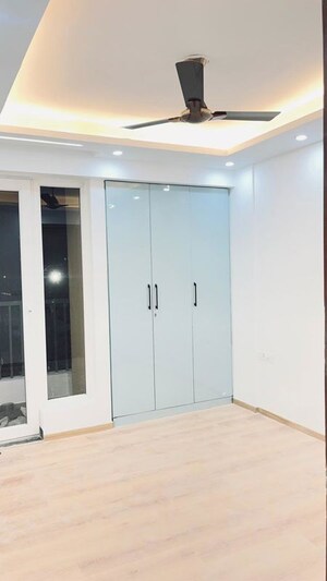Room in 3 BHK Apartment at Sector 120 – for Rent
