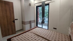 Bedroom in 3 BHK Builder Floor at Dlf Phase V – for Rent