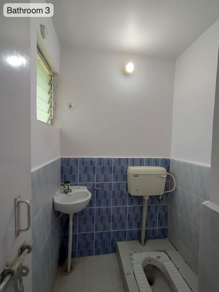 Bathroom, kaveri-apartment 2 Bedroom 1000 Sq.Ft. Apartment In Gomti Nagar Lucknow 10374113