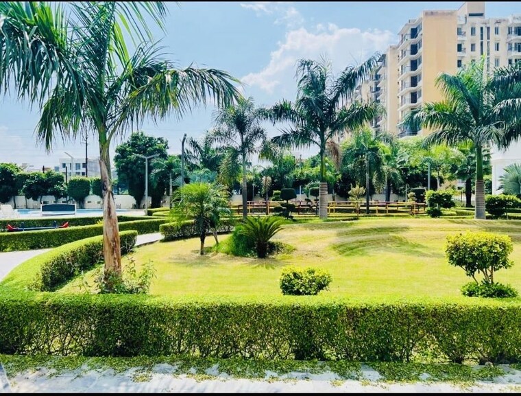 Garden, ratan-galaxy 5 Bedroom 2535 Sq.Ft. Apartment In Vrindavan Yojna Lucknow 10374104