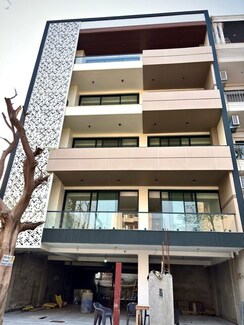 4 BHK + Pooja Room,Servant Room,Study Room Builder Floor For Sale in Parklands