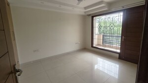 Room in 3 BHK Builder Floor at Sector 45 – for Rent