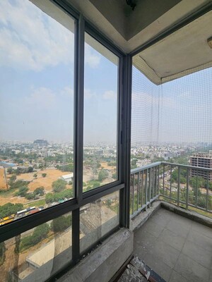 Room in 3 BHK Apartment at Pioneer Park Araya, Sector 61 – for Rent