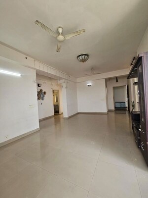 Room in 3 BHK Apartment at Pioneer Park Araya, Sector 61 – for Rent