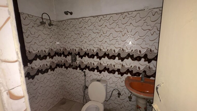 Bathroom, sector 15 4 Bedroom 185 Sq.Ft. Builder Floor In Sector 15 Bahadurgarh 10374156