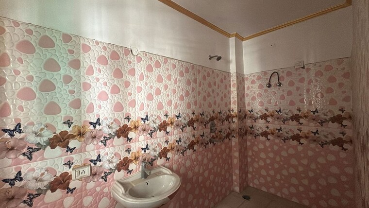 Bathroom, sector 15 4 Bedroom 185 Sq.Ft. Builder Floor In Sector 15 Bahadurgarh 10374156