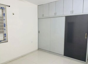 Room in 3 BHK Apartment at Kalpataru Avante, Sanath Nagar – for Rent