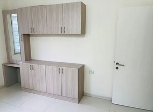 Room in 3 BHK Apartment at Kalpataru Avante, Sanath Nagar – for Rent