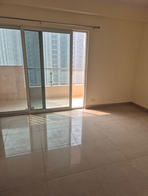 Room in 3 BHK Apartment at Gaurs Cascades, Raj Nagar Extension – for Rent