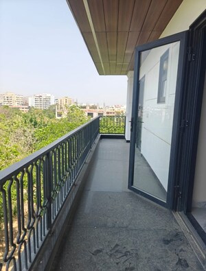 Balcony in 3 BHK Builder Floor at Sector 45 – for Rent