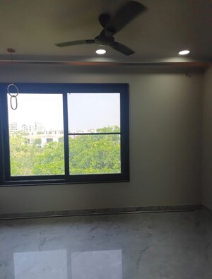 Room in 3 BHK Builder Floor at Sector 45 – for Rent