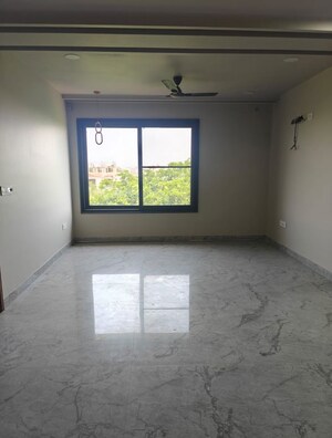 Room in 3 BHK Builder Floor at Sector 45 – for Rent