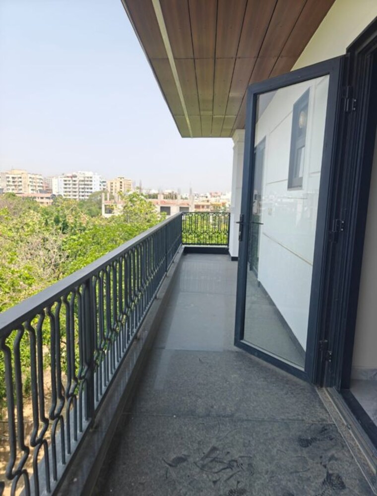 Balcony, sector 45 3 Bedroom 2750 Sq.Ft. Builder Floor In Sector 45 Gurgaon 10374157