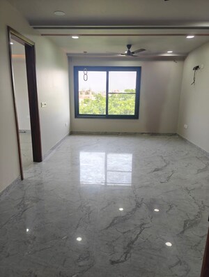 Room in 3 BHK Builder Floor at Sector 45 – for Rent